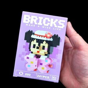 Brand New Disney Minnie Mouse Pink Bricks Lego Figure